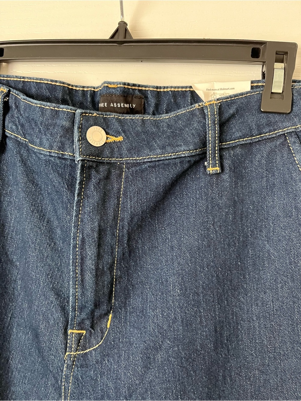 High-Rise Wide-Leg Jeans in Dark Blue - Picture 6 of 7